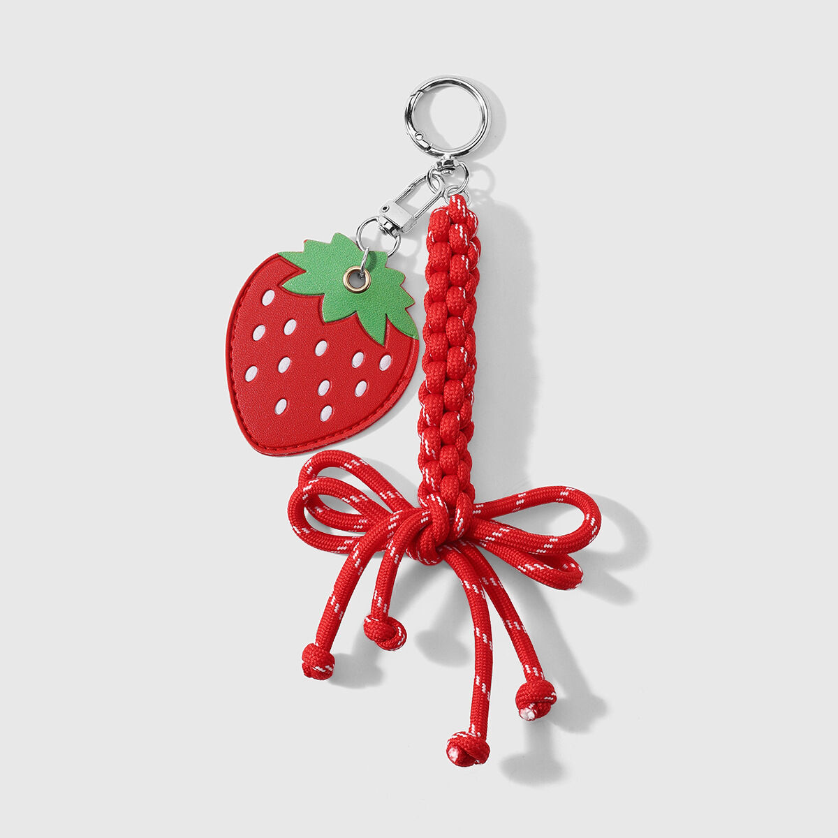 1 llavero de fresa roja 