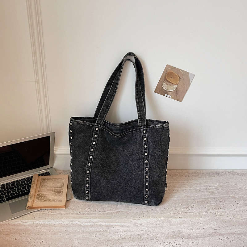 Streetwear Style Studded Solid Color Rivet Canvas Women's Square Handbags 