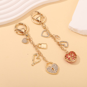 Simple Series Daily Heart Key Chain Lock Alloy Rhinestone Keychain h5 Picture4
