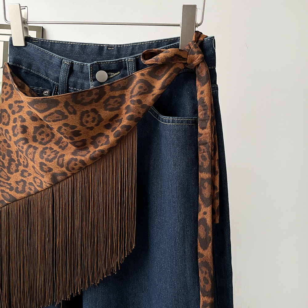 Retro Leopard Print Suede Women's Triangular Scarves h5Picture2