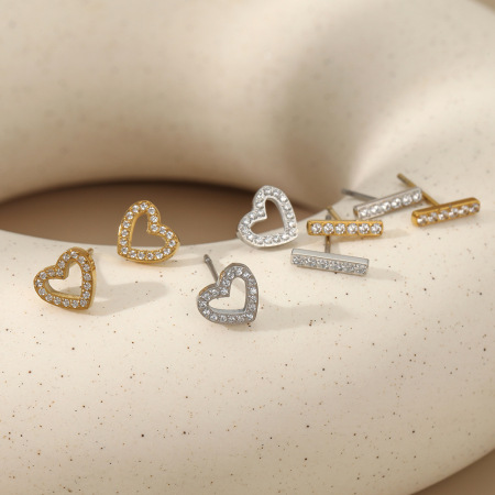 Orecchini a perno da donna semplici a forma di cuore in acciaio inossidabile, impermeabili, color oro, con strass.