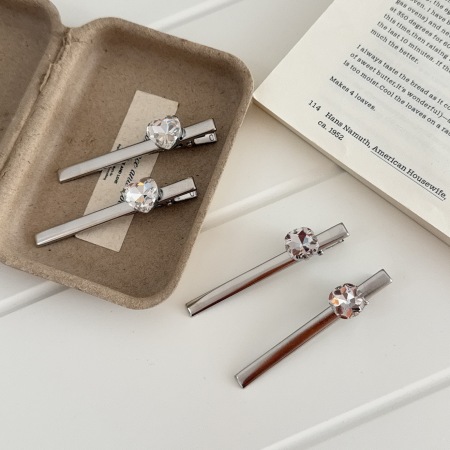 Simple Series Elegant Heart Solid Color Alloy Rhinestone Hair Clips