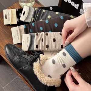 Slight Bounce Retro Color Clash Illustration Mid-Calf Socks h5 Picture3