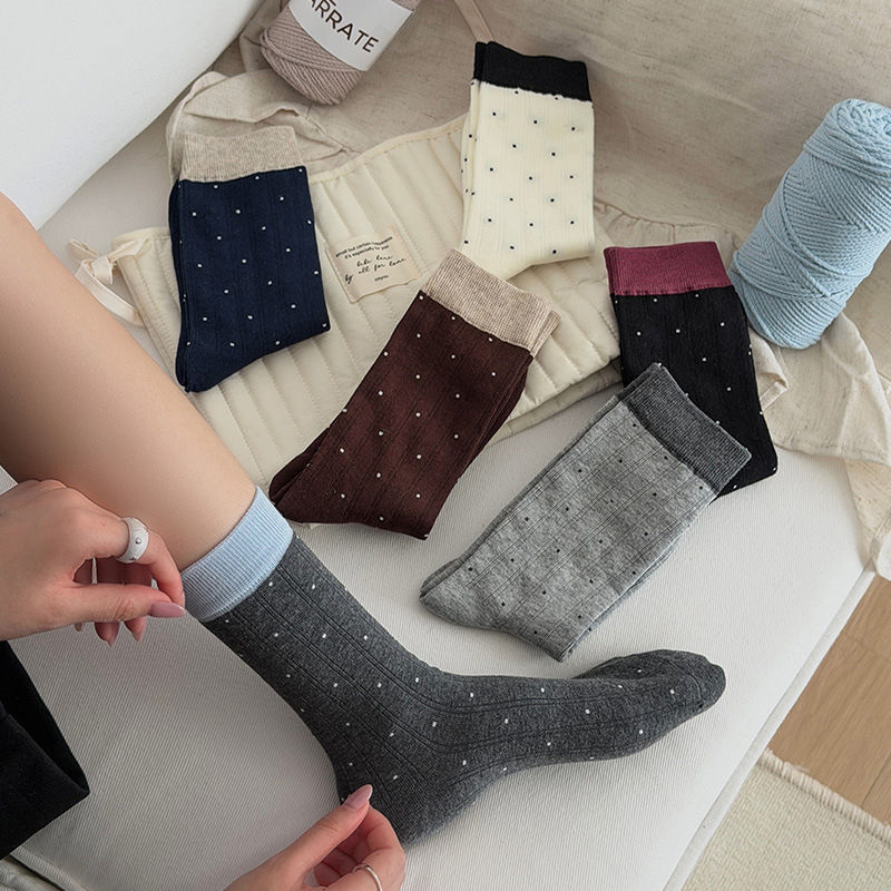 Slight Bounce Basic Polka Dots Color Clash Mid-Calf Socks Picture3