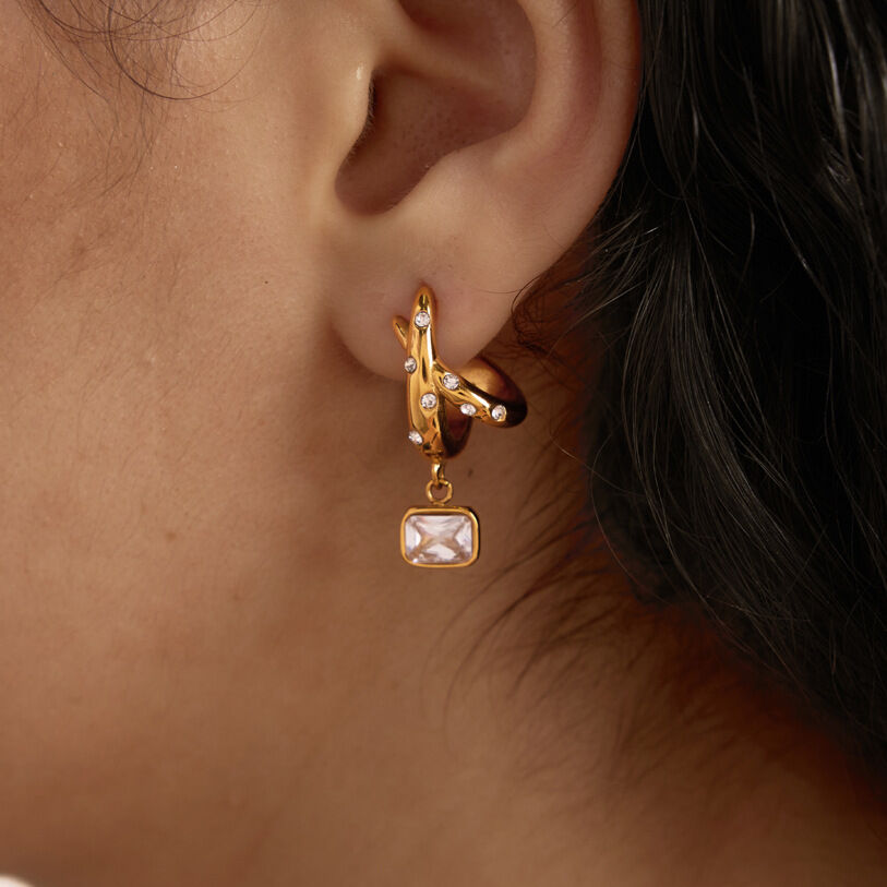 Orecchini Pendenti Da Donna In Acciaio Inossidabile Color Oro, Impermeabili, Con Strass E Zirconi, Dalla Forma Geometrica. Immagine4
