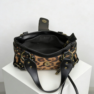 Streetwear Style Metal Hardware Patchwork Printed Studded Patchwork Leopard Print Lock Rivet Pu Women's Square Handbags h5 Picture4