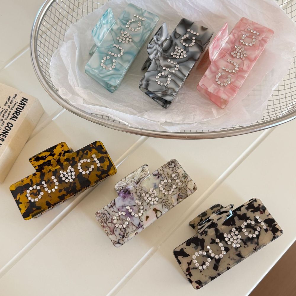 Simple Series Daily Letter Heart Gradient Color Acetate Rhinestone Hair Claws Picture3