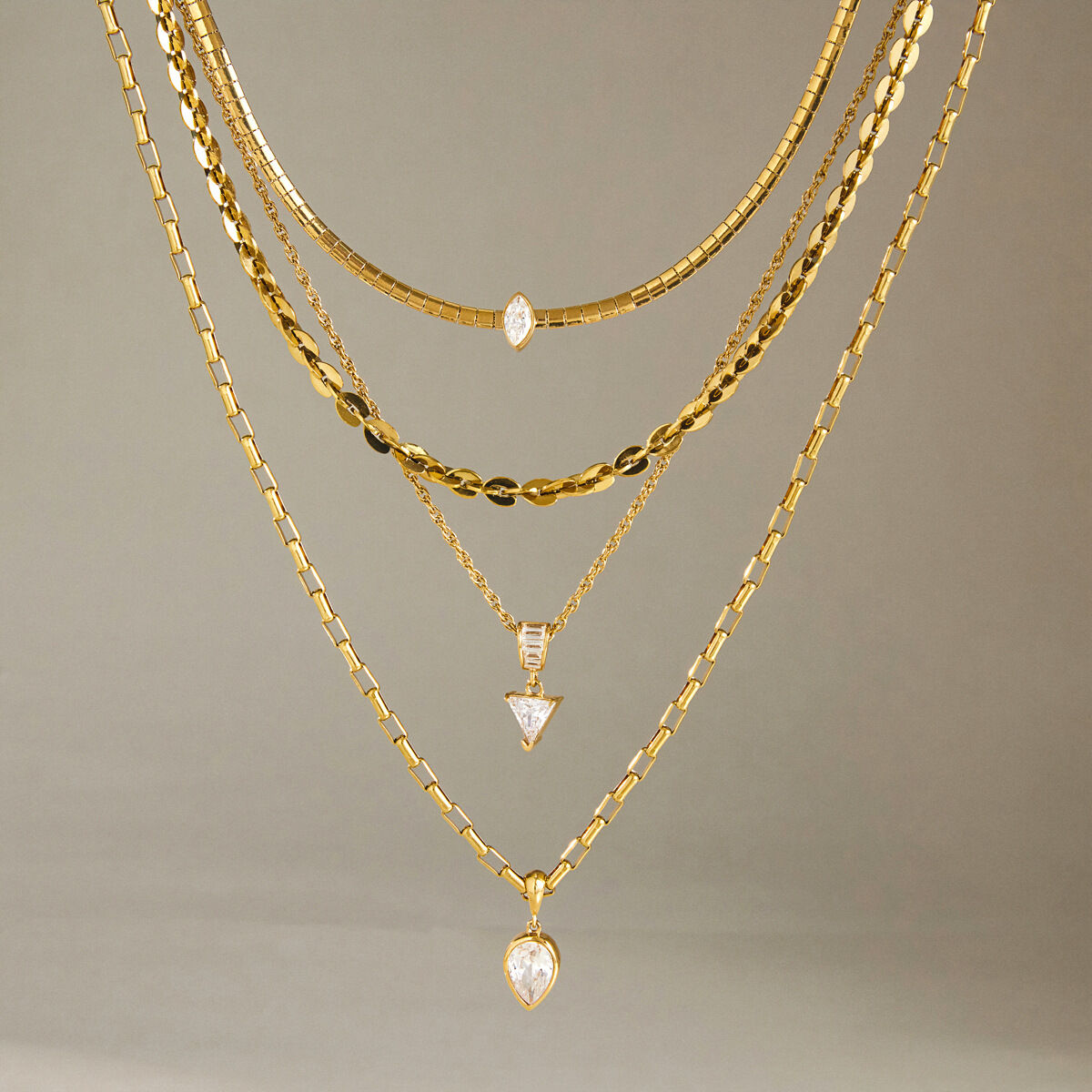 Collares Con Colgante Para Mujer, De Acero Inoxidable Con Circonita, Forma Geométrica Sencilla, Resistentes Al Agua Y Color Dorado. h5 Imagen2