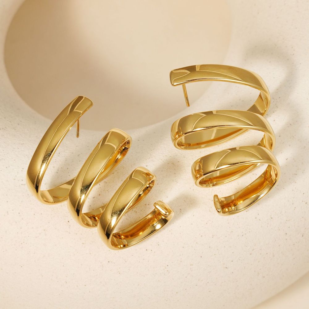 Simple Circle Stainless Steel Waterproof Gold Color Women's Stud Earrings Picture3