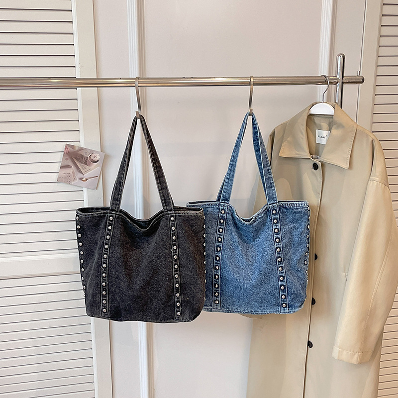 Streetwear Style Studded Solid Color Rivet Canvas Women's Square Handbags Picture3