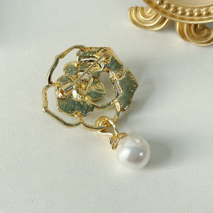 Simple Series Elegant Hollowed-Out Mixed Color Rose Alloy Artificial Pearl Brooches h5 Picture3