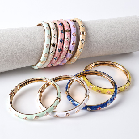 Serie Romantica, Braccialetti da donna retrò con fiori, trifoglio, colori misti, lega color oro 2