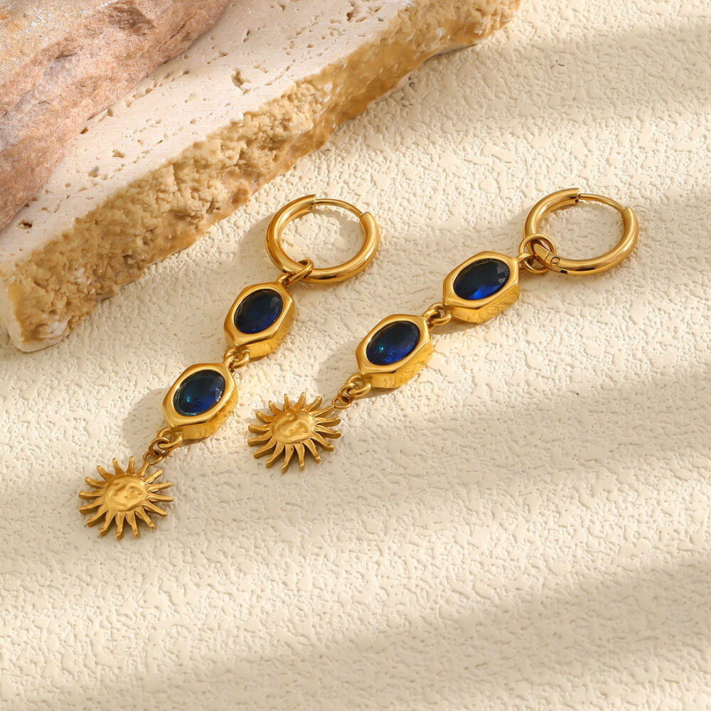 Pendientes colgantes para mujer de la serie clásica Daily Sun, de acero inoxidable, resistentes al agua y color dorado. 2