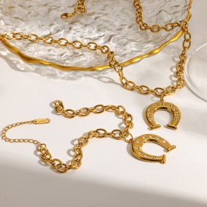 Horseshoe-Shaped Stainless Steel Waterproof Gold Color Rhinestone Women's Necklace Set h5 Picture3
