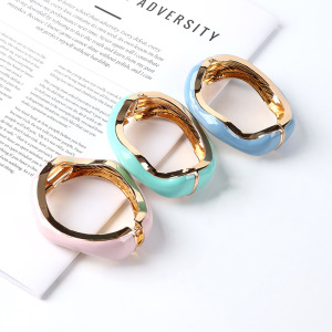 Simple Series Daily Irregular Shape Solid Color Dripping Enamel Alloy Gold Color  Women's Bangles h5 Picture2