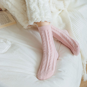 Women's Slight Bounce Basic Solid Color Mid-Calf Socks h5 Picture4