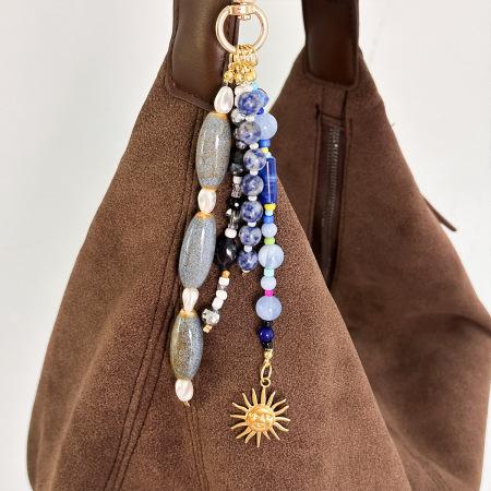 Einfache Serie, lässige Sonnenperlen, Mond-Harz-Taschenanhänger in verschiedenen Farben 2