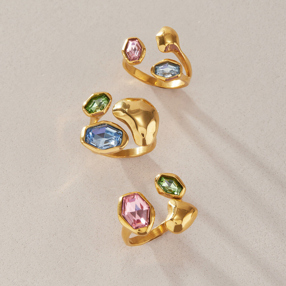 Anelli da donna in acciaio inossidabile color oro, impermeabili, dalla forma semplice e irregolare, con zirconi, della serie Luxurious.