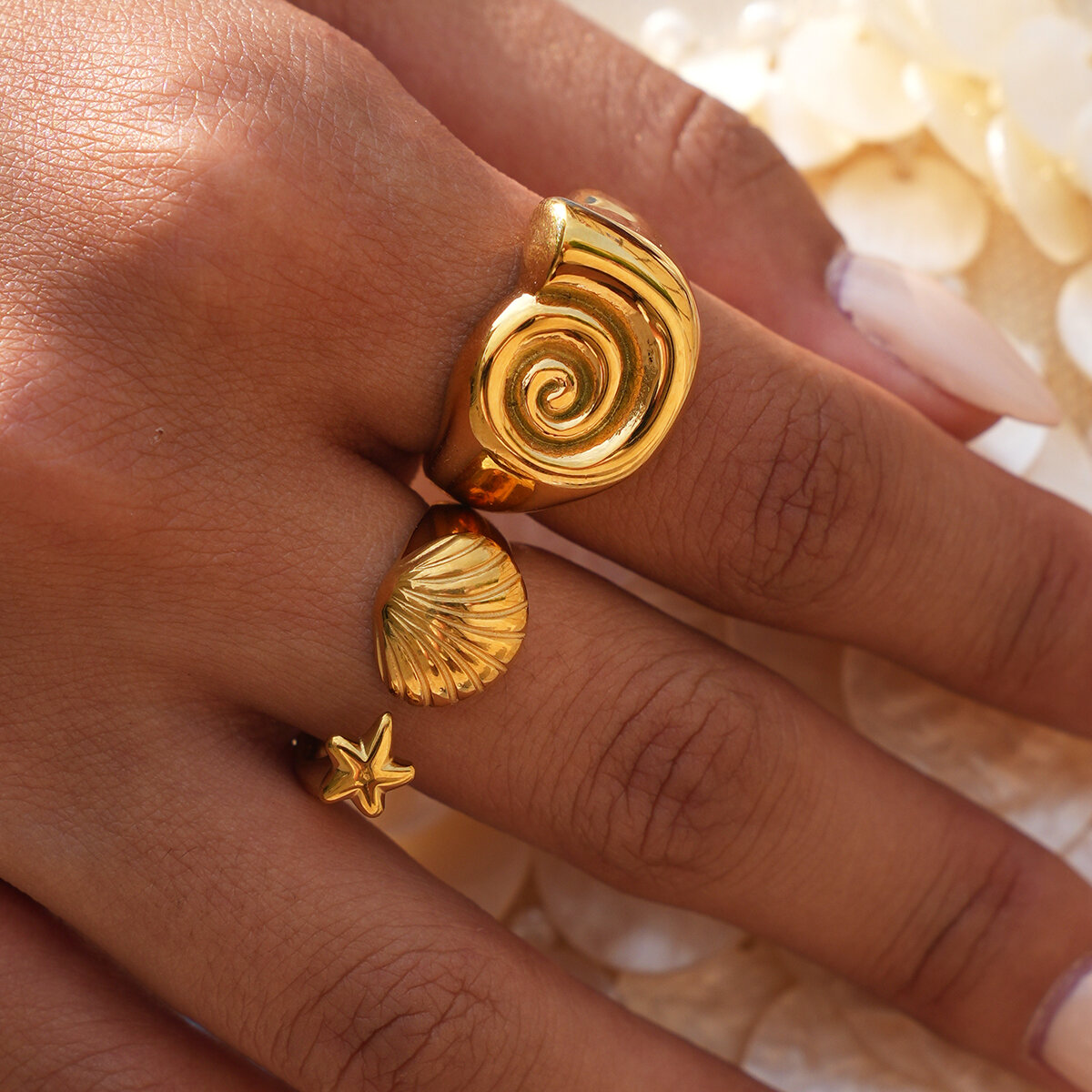 Anillos Llamativos De Acero Inoxidable Impermeables De Color Dorado De La Serie Simple Daily Shell Starfish Thread h5 Imagen2
