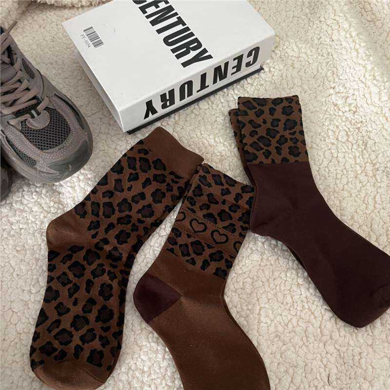 Women's Retro Solid Color Heart Leopard Print Mid-Calf Socks