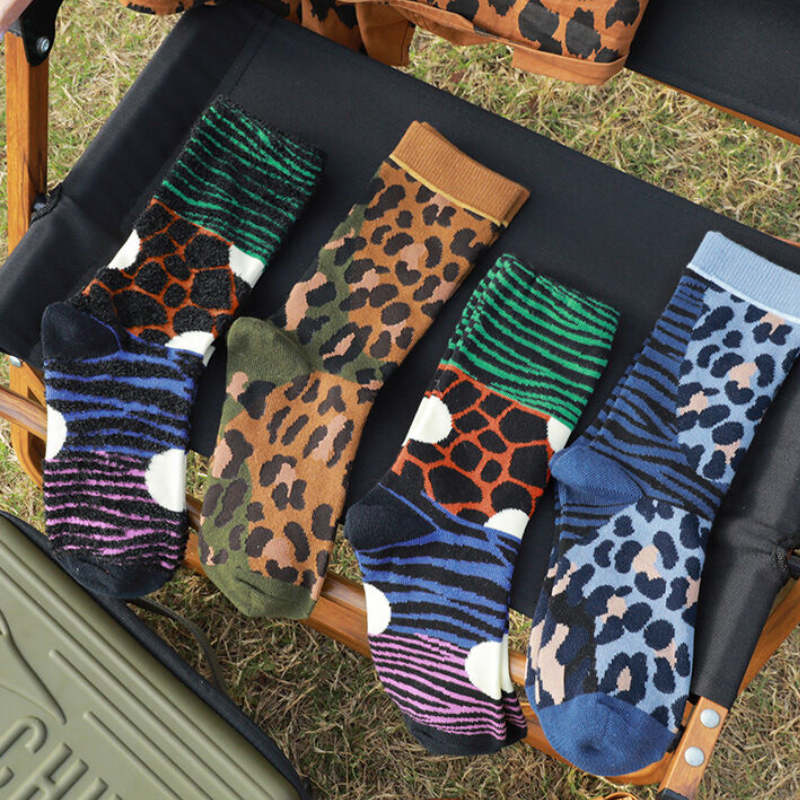 Chaussettes Mi-Mollet Unisexes Rétro À Blocs De Couleurs Et Imprimé Léopard. Image5