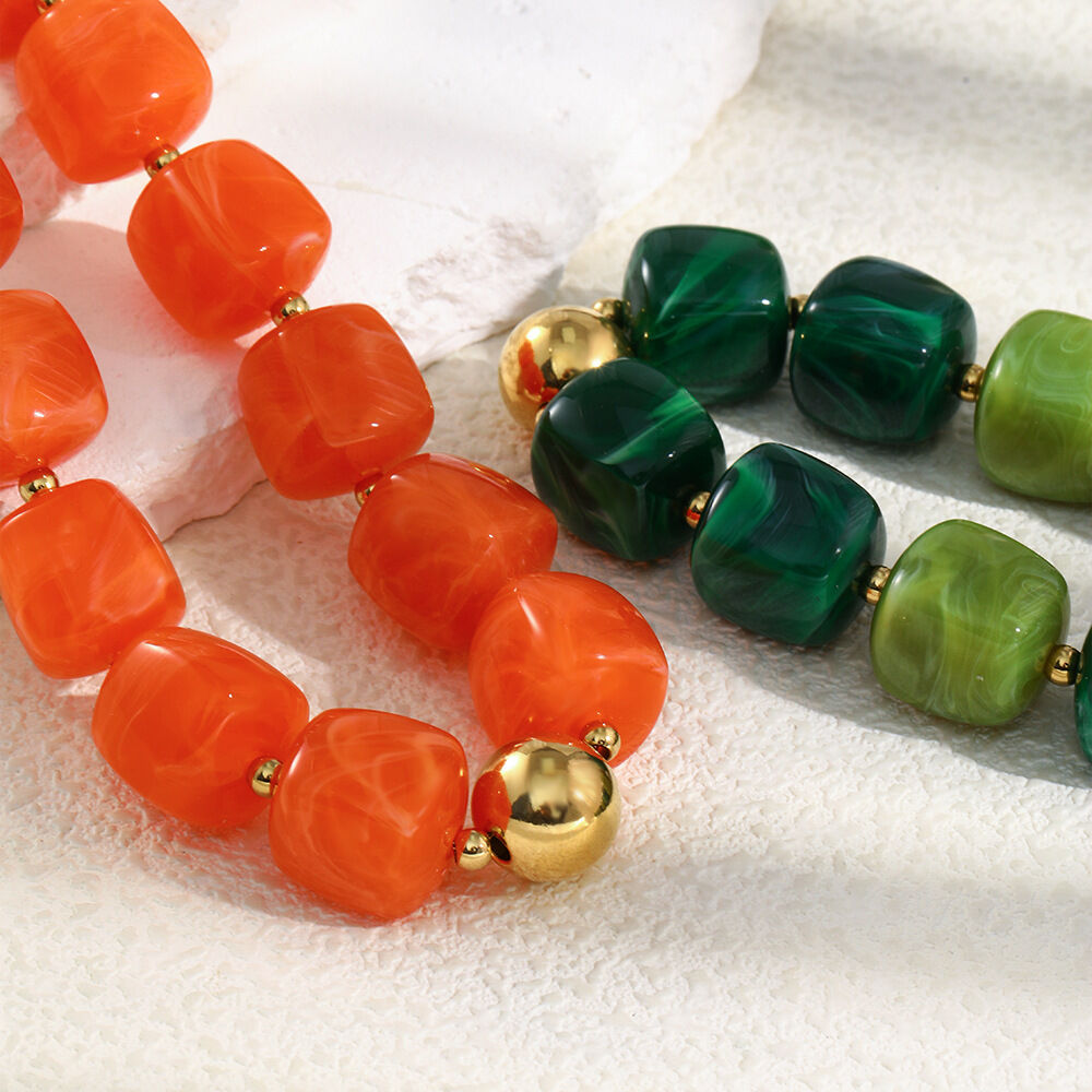 Romantic Series Daily Beads Gradient Color Acrylic Women's Beaded Necklaces h5 Picture2