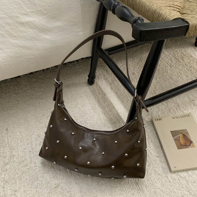 Borsa A Tracolla Quadrata Da Donna In Pu Di Alta Qualità, Stile Streetwear, Con Borchie In Metallo E Rivetti In Tinta Unita. Immagine6