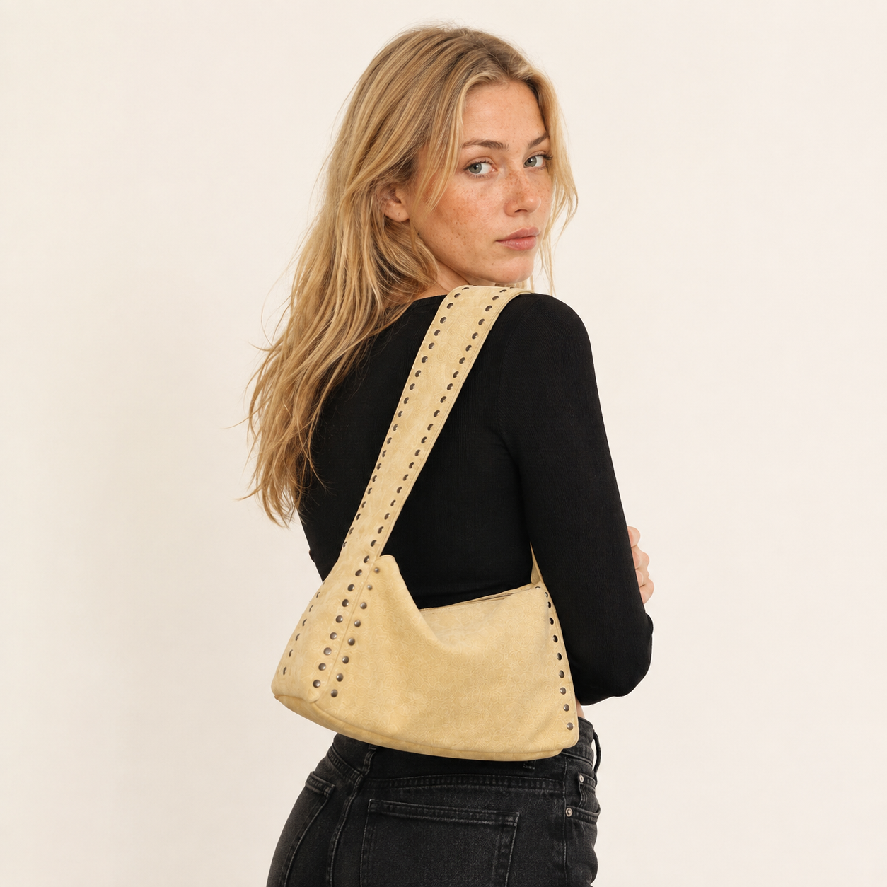 Casual Stijl, Metalen Details, Studs, Effen Kleur, Suède, Vierkante Schoudertas Voor Dames Afbeelding3
