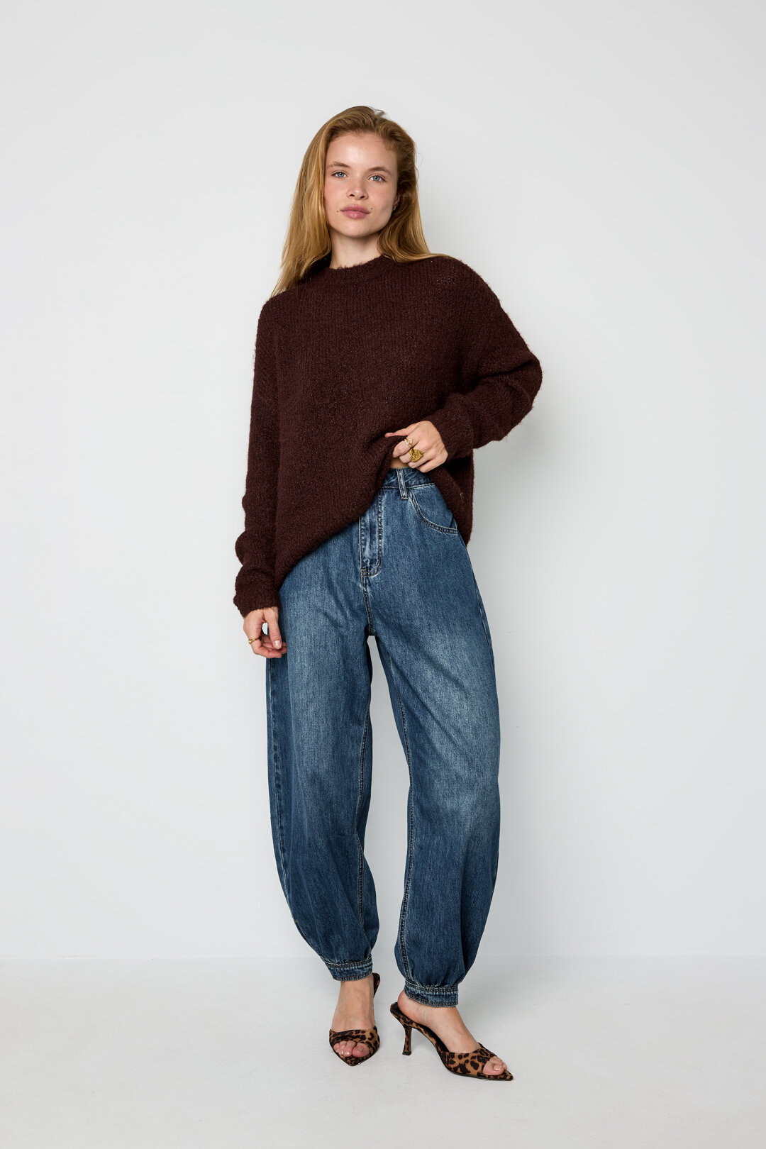 Balloon Jeans With Button End h5 Picture4