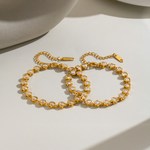 Luxurious Series Simple Heart Stainless Steel Gold Color Zircon Women's Chain Bracelets h5 Picture3