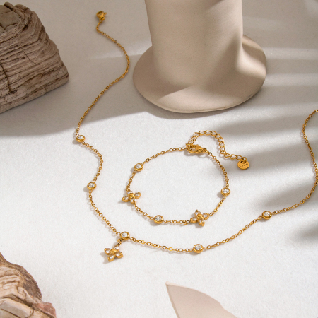 Simple Series Simple Clover Stainless Steel Gold Color Zircon Women's Chain Necklaces 2