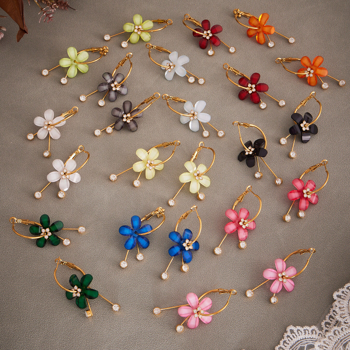Romantische Retro-Blumen-Ohrringe aus Edelstahl, wasserdicht, goldfarben, für Damen