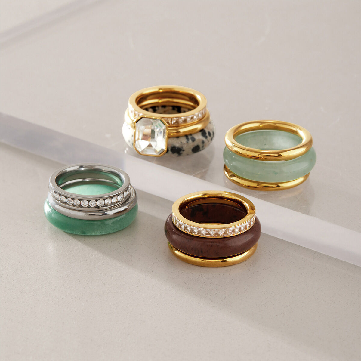 Set di anelli retrò color oro con strass e pietre naturali