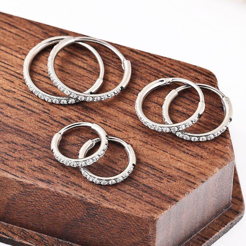 Simple Series Daily Circle Edelstahl Wasserdichte Goldfarbene Zirkonia Damen Ohrring-Sets