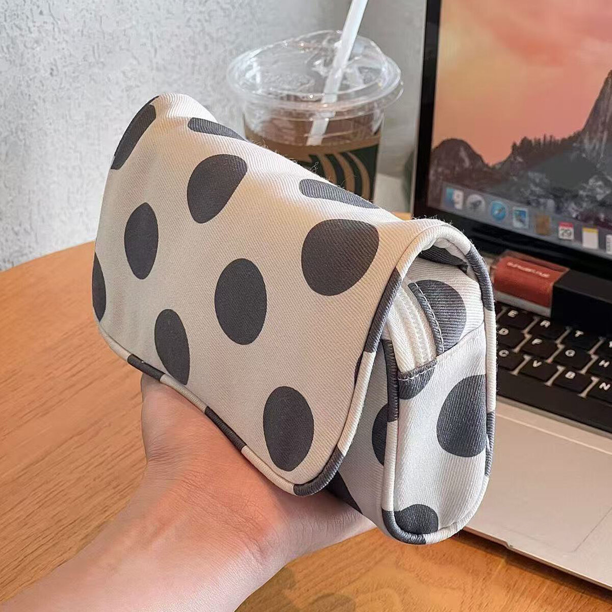 Eenvoudige Make-Uptasjes Voor Dames Van Canvas Met Stippenpatroon 