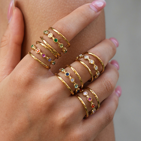 Anelli semplici da indossare tutti i giorni, dalla forma irregolare, in acciaio inossidabile, impermeabili, color oro, con zirconi.
