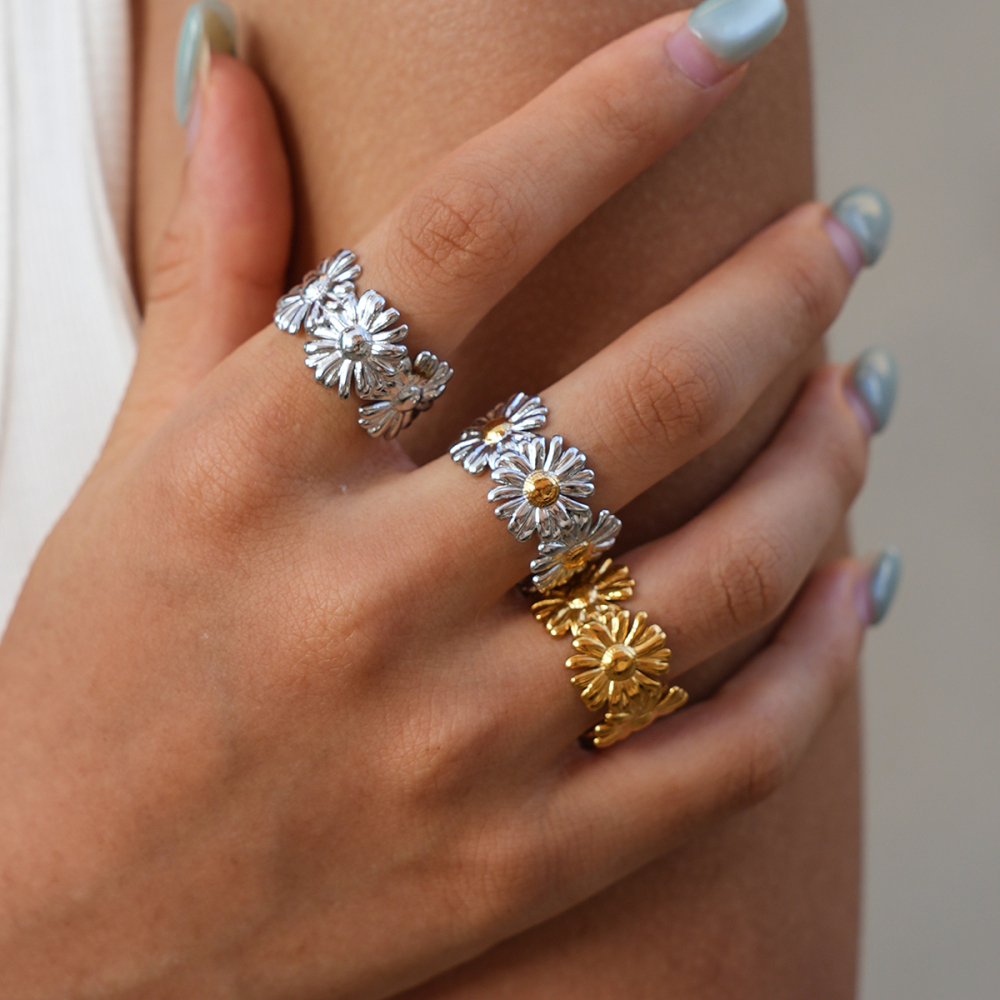 Simple Series Daily Flower Stainless Steel Waterproof   Gold Color  Statement Rings Picture2