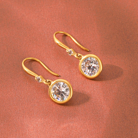 Wasserdichte Ohrhänger aus Edelstahl in Goldfarbe mit Zirkonia für Damen