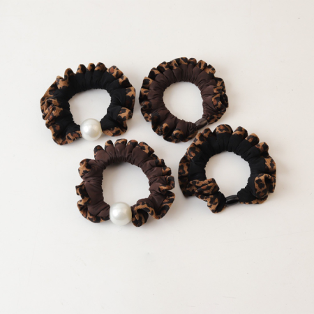 Simple Series Retro Leopard Print Fabric Artificial Pearl Scrunchies