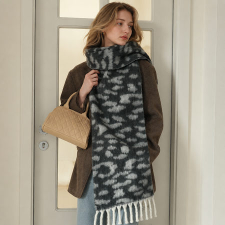 Simple Series Retro Leopard Print Tassel Wool-polyester Blend Winter Scarves