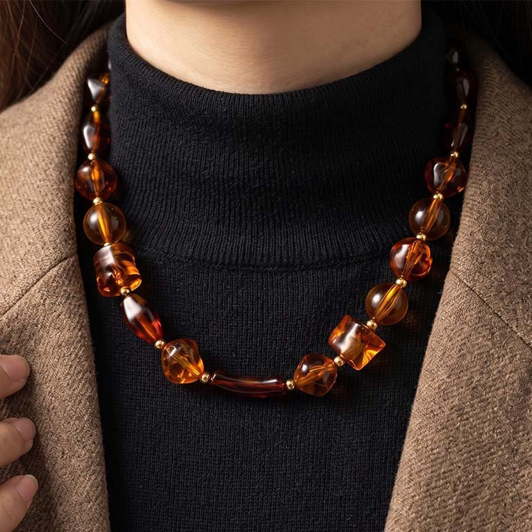Simple Series Retro Irregular Shape Beads Gradient Color Acrylic Women's Beaded Necklaces Picture2