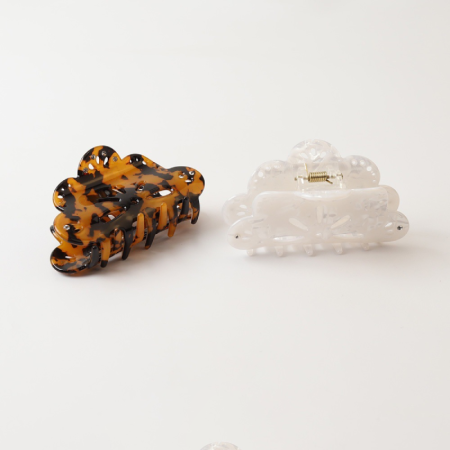 Simple Series Elegant Leopard Print Hollowed-Out Pvc Rhinestone Hair Claws 2