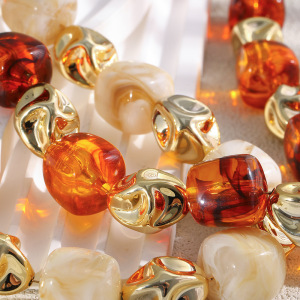 Simple Series Retro Irregular Shape Beads Resin Gold Color Women's Beaded Necklaces h5 Picture4