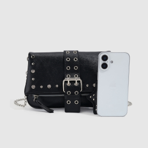 Streetwear Style Metal Hardware Studded Solid Color Rivet Pu Women's Shoulder Bags(The Bag Charm Is Not Included.) h5 Picture3