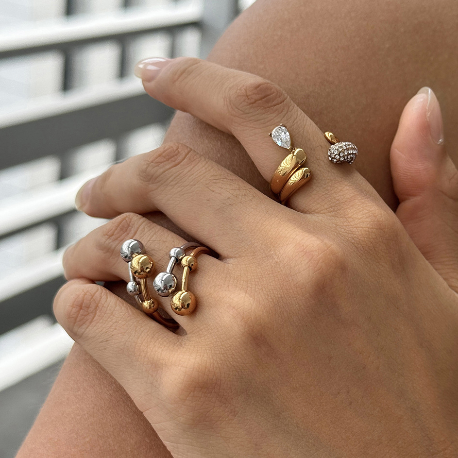Simple Series Daily Irregular Shape Triangle Stainless Steel Waterproof Gold Color Statement Rings h5Picture3