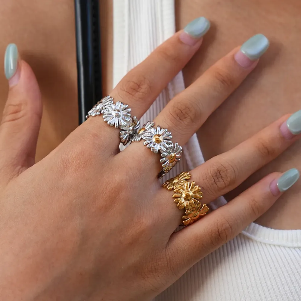 Simple Series Daily Flower Stainless Steel Waterproof   Gold Color  Statement Rings Picture3