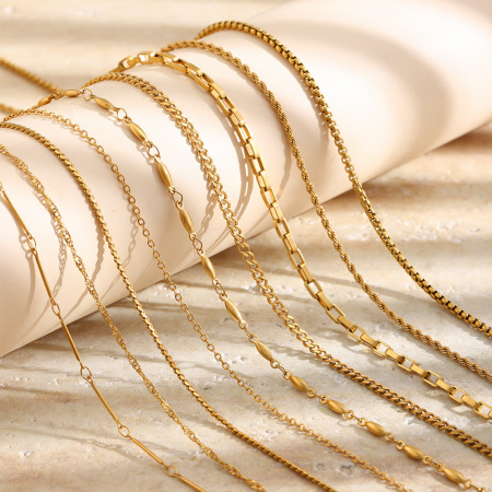 Cadena de acero inoxidable de la serie Simple Daily Twist, resistente al agua, color dorado, para mujer.