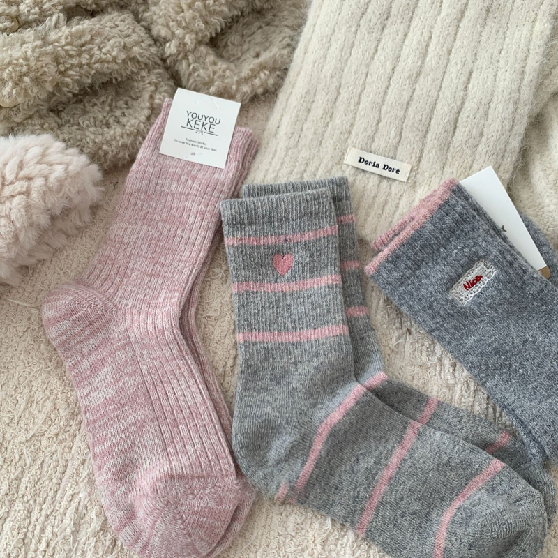 Women's Basic Stripes Plaid Color Clash Heart Wool Mid-Calf Socks h5Picture2