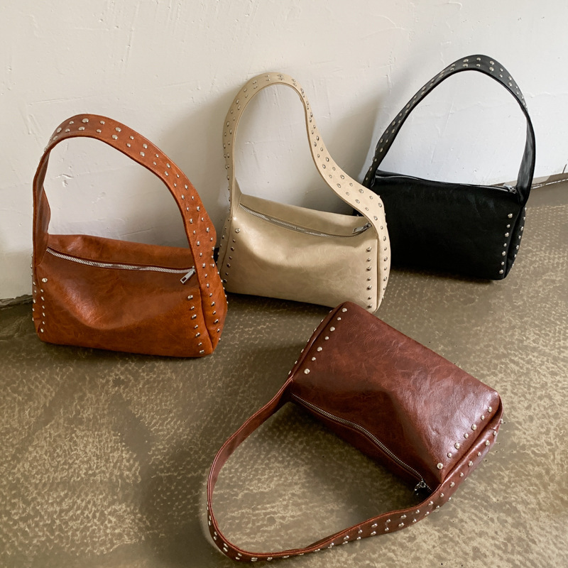 Casual Style Studded Solid Color Rivet Pu Women's Square Shoulder Bags h5Picture4
