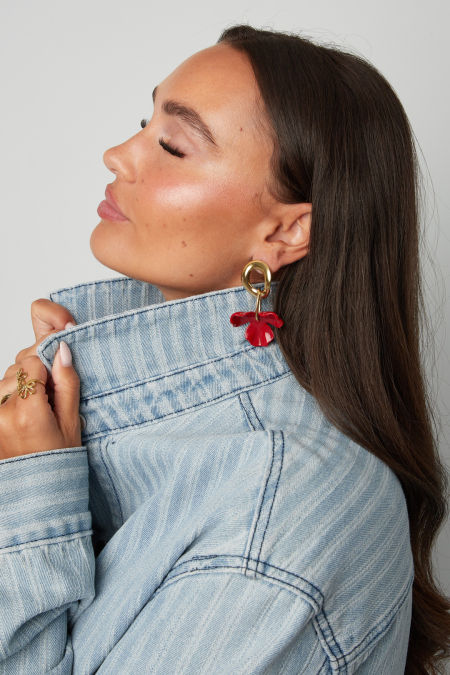 Pendientes redondos con flor colgante 2